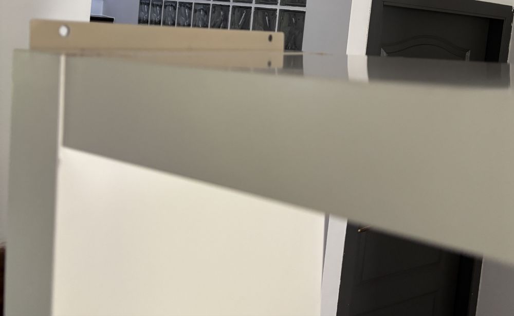 Półka wiszaca na ścianę