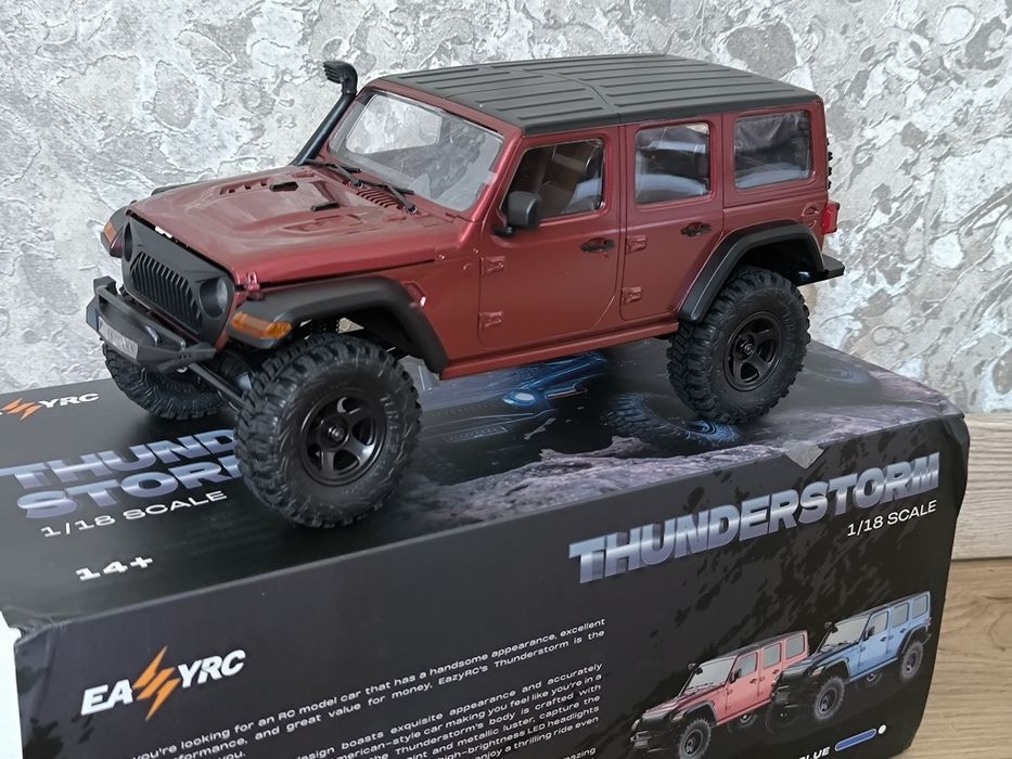 Машинка на радіокерованні jeep 1/18