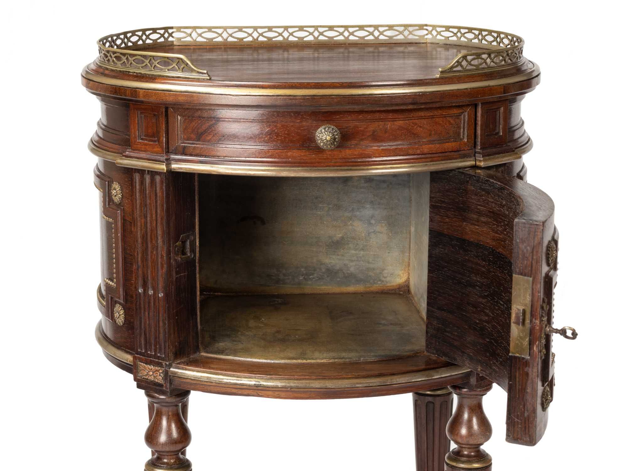 Conjunto cama e mesas pau santo Napoleão III | século XIX