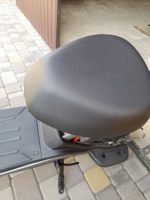 Продам елекроскутер кросер CR1