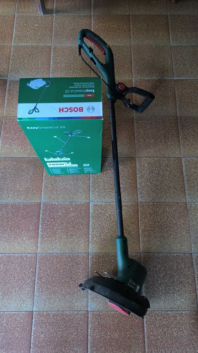 Aparador de Relva BOSCH EasyGrassCut 23