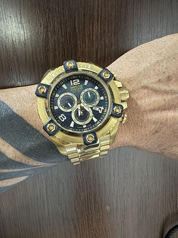 Годинник Invicta