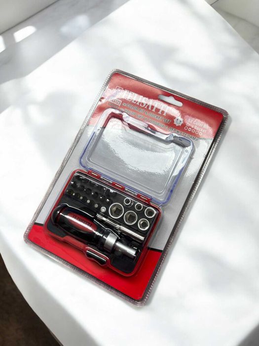 Набор бит и головок с держателем отвертка со сменными насадками 26 шт