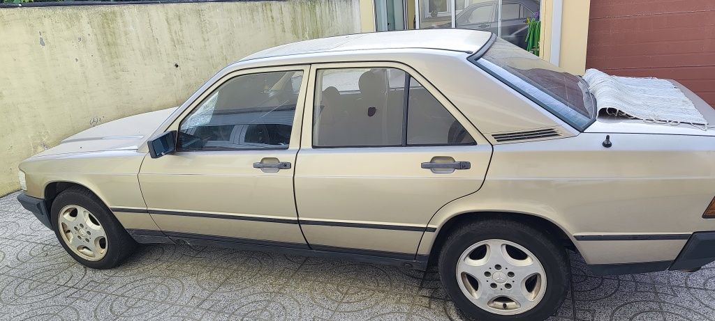 Mercedes- Benz 190d