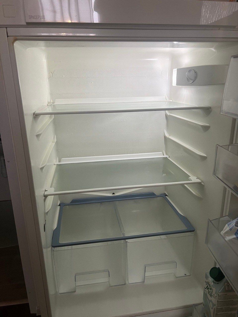 Холодильник Electrolux EN2900AOW повністю на запчастини