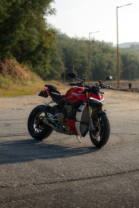 Ducati Streetfighter V4S