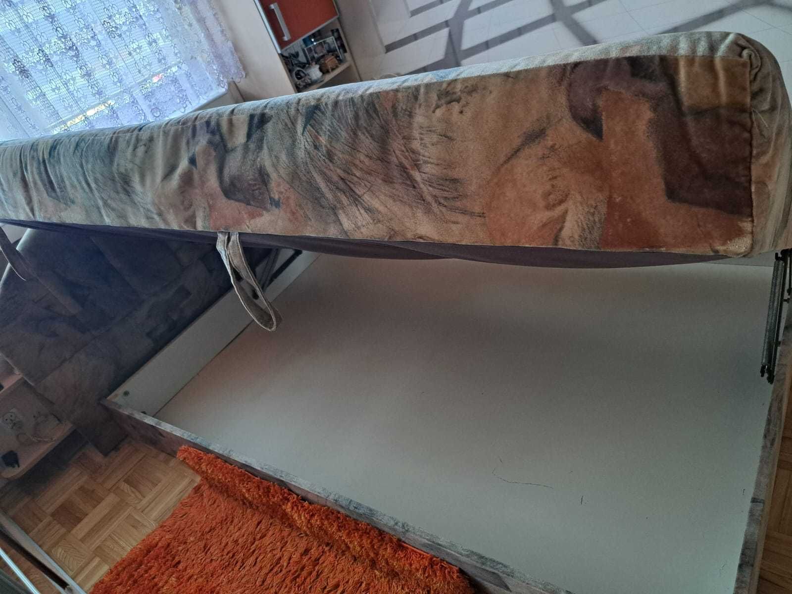 Sprzedam łóżko kontynentalne.