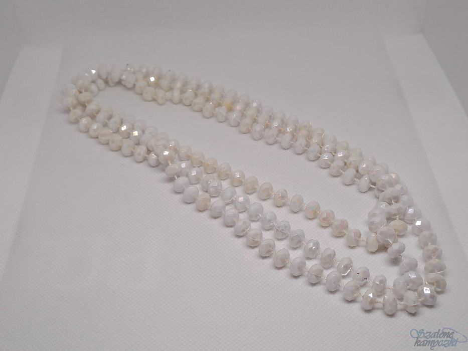 Naszyjnik biały vintage #u58