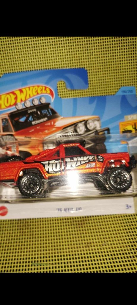 5 modeli kolekcjonerskich kultowych samochodów marki Jeep od hot wheel