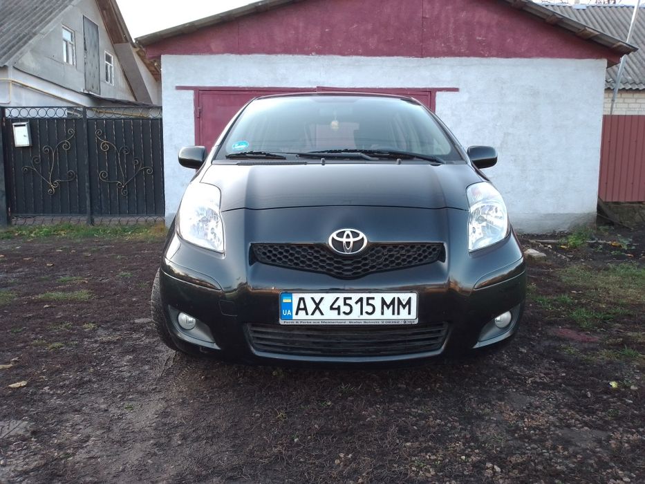 Продаю TOYOTA Yaris в гарному стані.