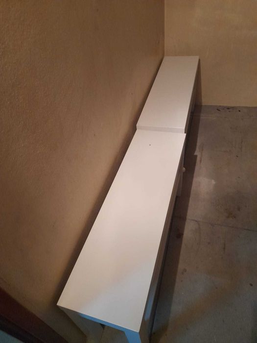 Mesinhas de TV como novas