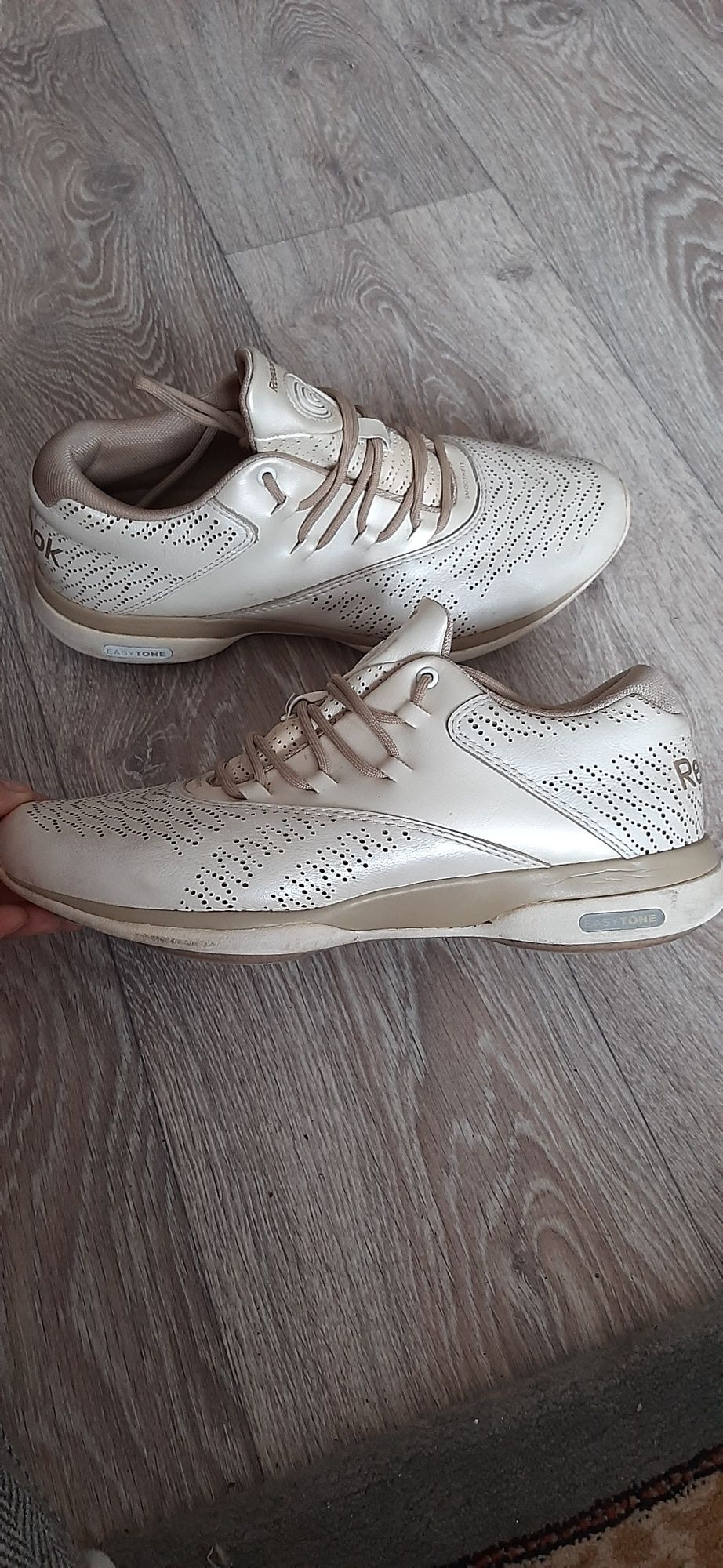Кроссовки Reebok, оригинал, 37.5 р.