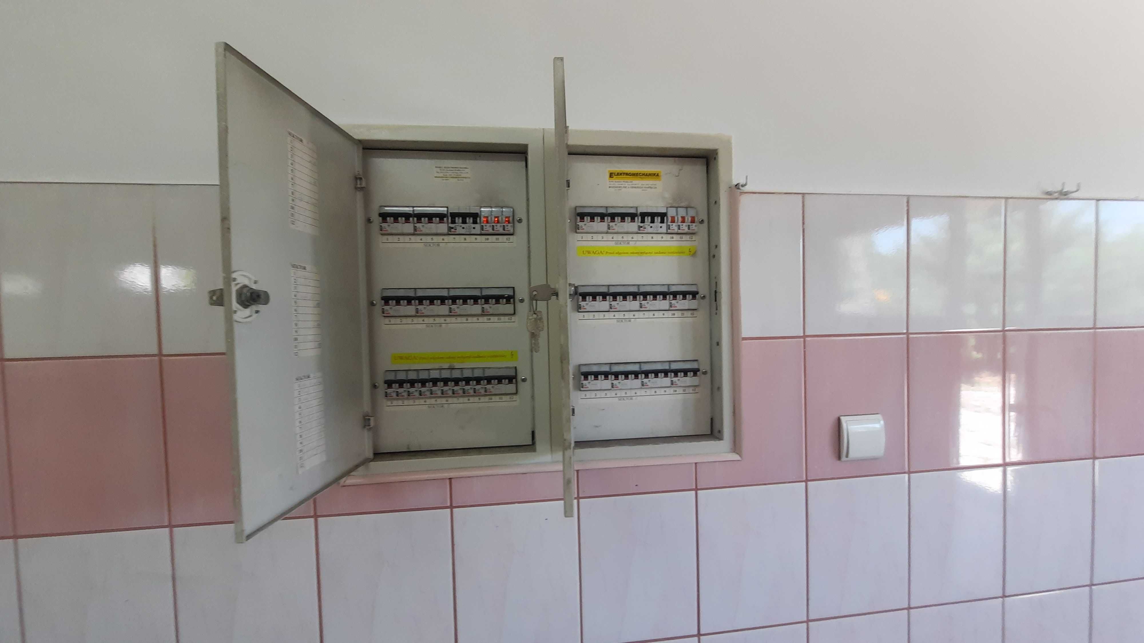 Lokal 361 m kw, w tym dwie hale po 90 m kw. rampa załad., Krzeszowice
