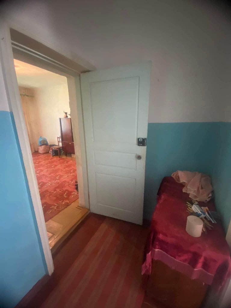 Продам 3- х кімнатну квартиру під ремонт,р-н Залізничного Вокзалу