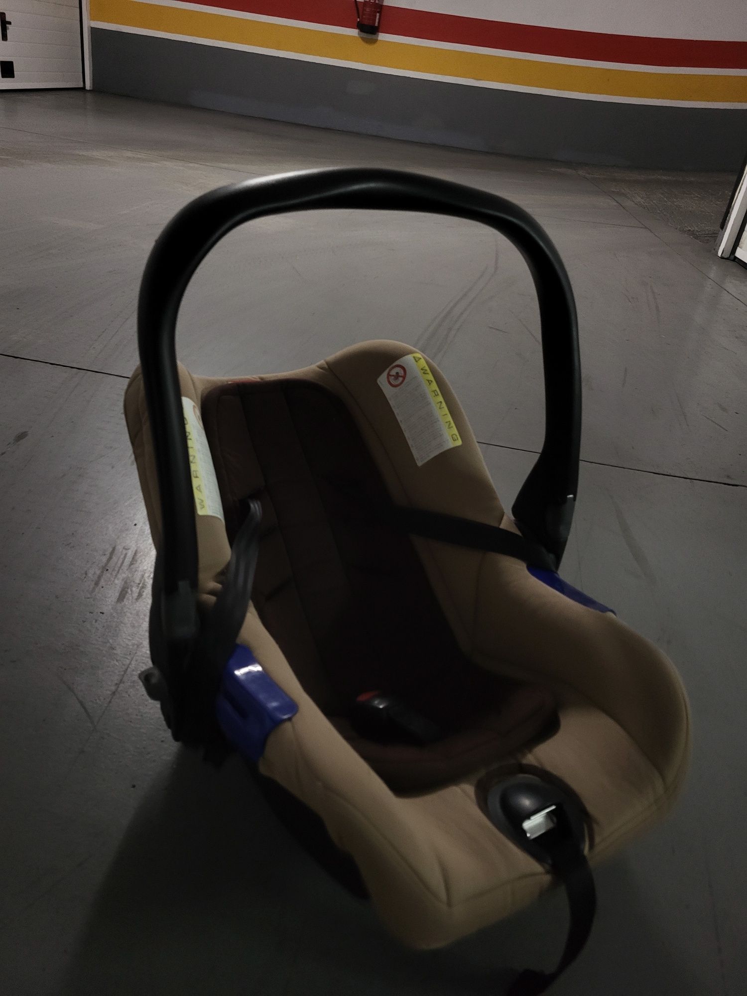 Carrinho de bebe + ovo + cadeira + base isofix