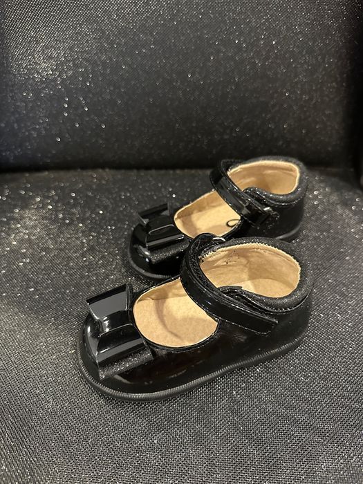 Sapatos Pretos Laço Pat & Ripaton Nº 20