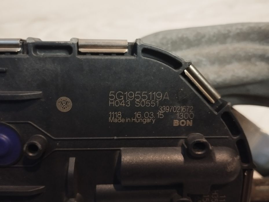 VW  Golf VII Mechanizm  wycieraczek  przód ]14 ovoko