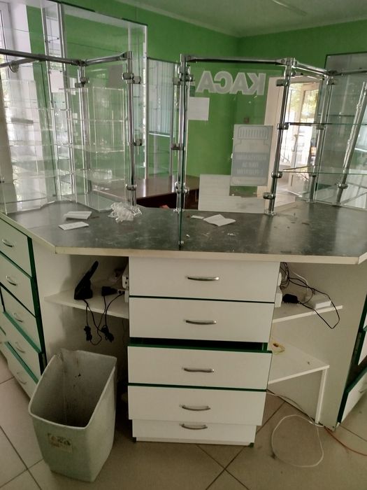 Мебель для аптеки бу можно отдельно