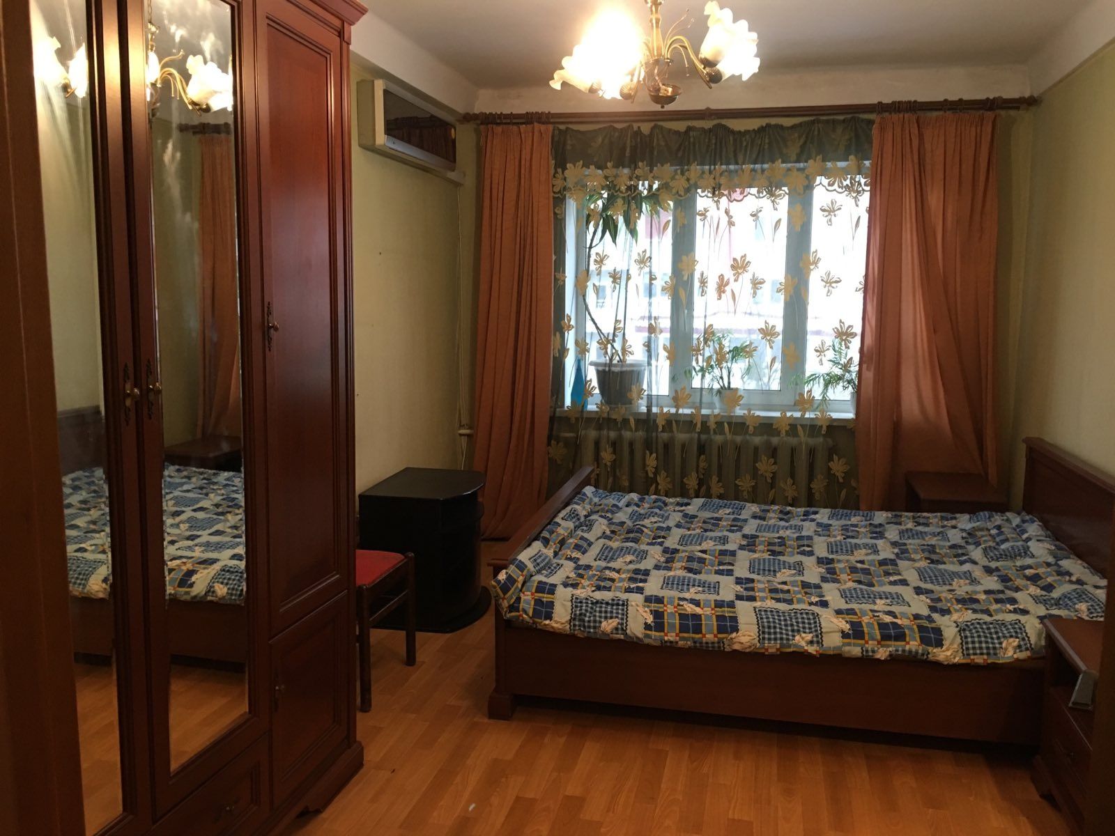 Продаж 2х кімнатної квартири з меблями Воскресенка, Петра  Запорожця