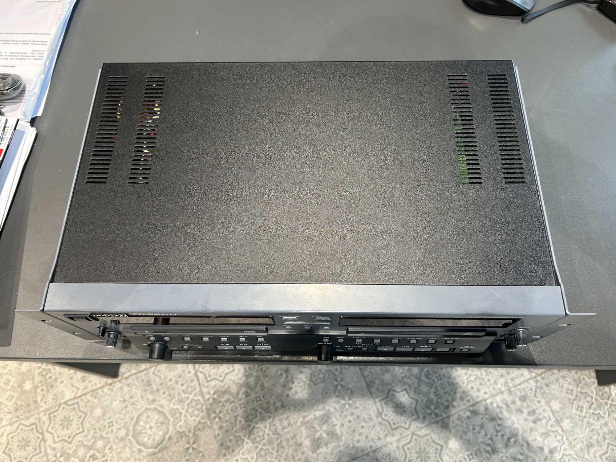Tascam CD-RW402 Profesjonalny  CD Recorder/Duplikator