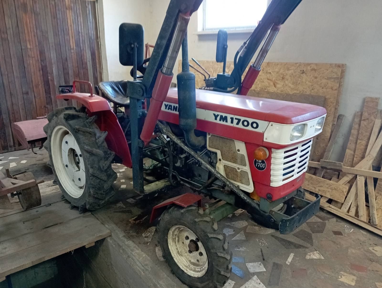 Міні-трактор  YANMAR YM1700