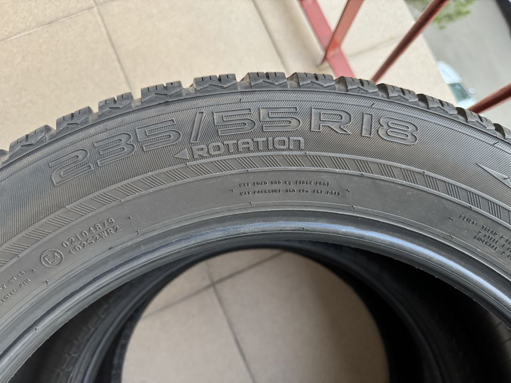 Nokian WR SUV4   235/55R18   komplet opon zimowych 4 sztuki