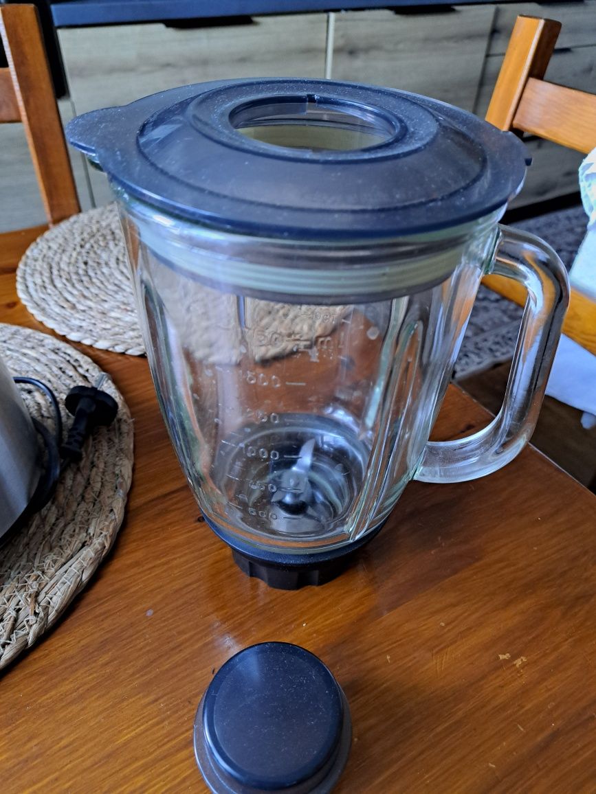Blender szklany kielich 700w Girmi