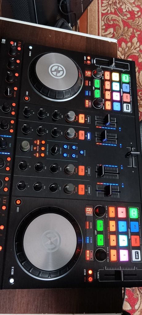 Traktor control S4 MK2