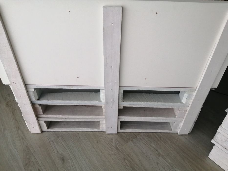 Bancos de Madeira Brancos