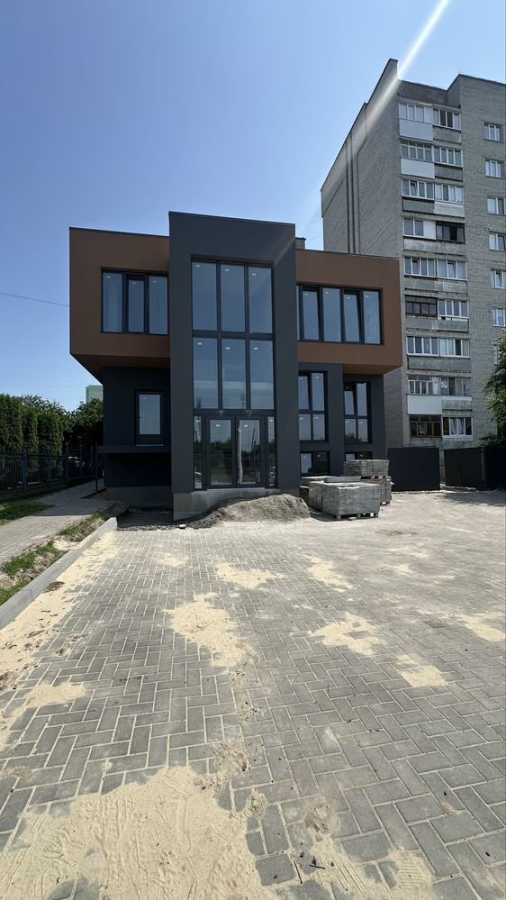 Оренда комерційоного приміщення вільного призначення на вул. Конякіна