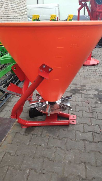 Розкидач міндобрив розкидач лейка лійка рум ОРИГІНАЛ