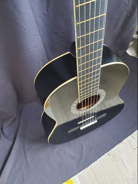 гітара класична широкиф гриф чорна глянцева