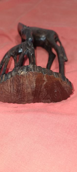 Estátua de madeira de Girafa