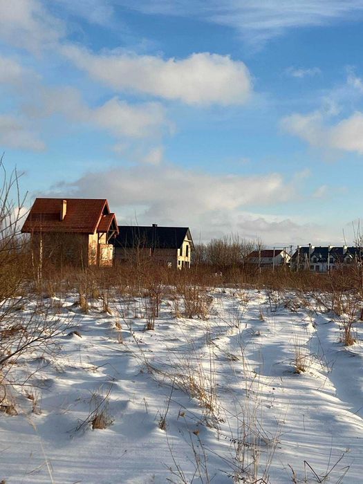Продаж ділянки під забудову на вул. Олега Ольжича. Городок