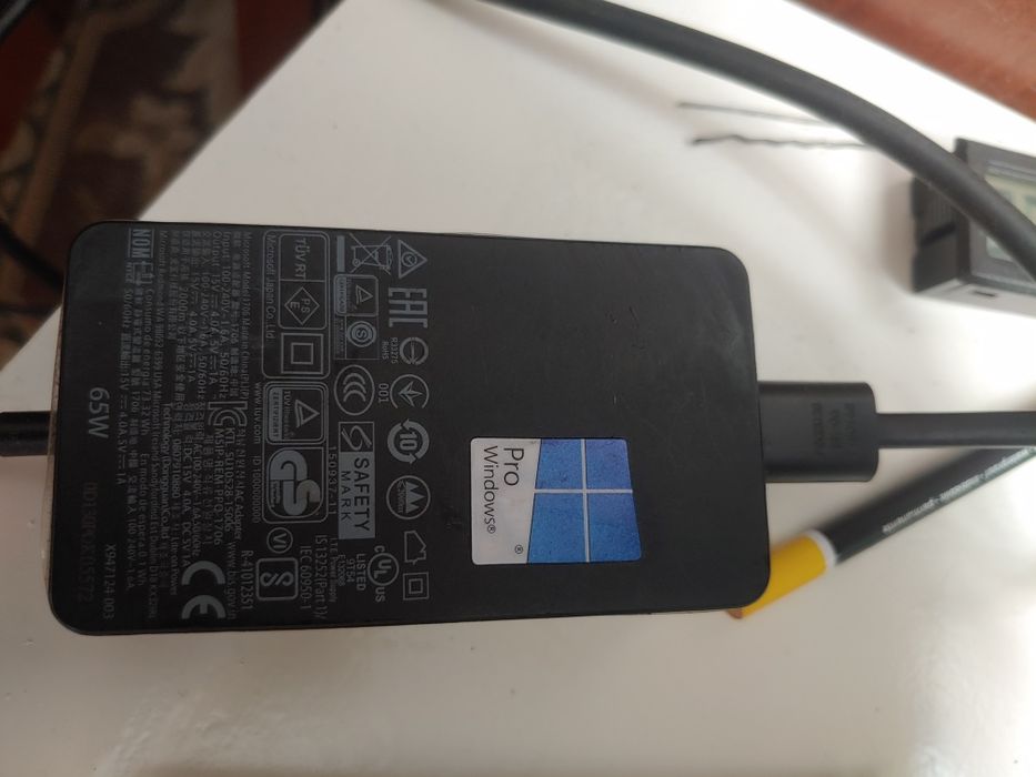 Surface book 1/2 зарядний пристрій