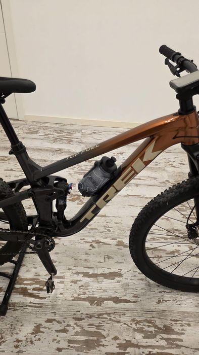 Bicicleta TREK Top Fuel 2024
