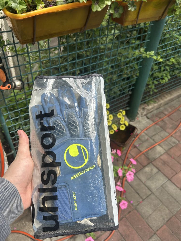 Uhlsport glove.