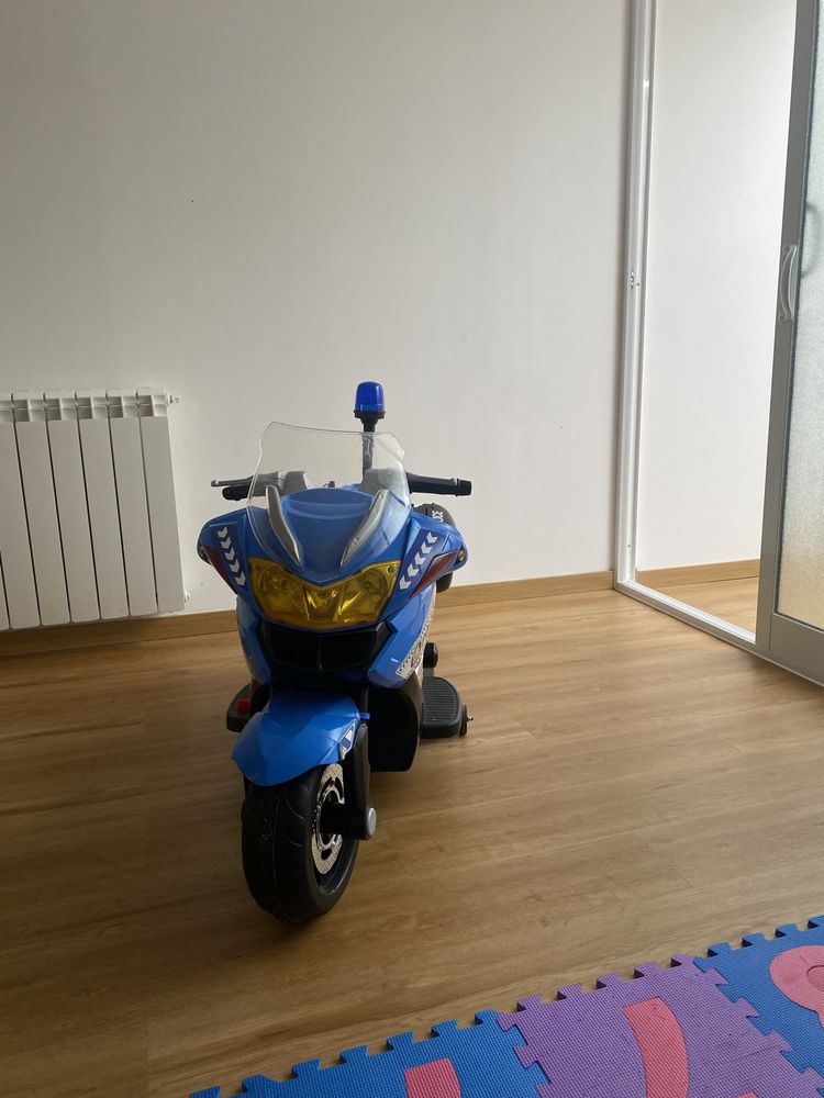 Mota policia eletrica nova
