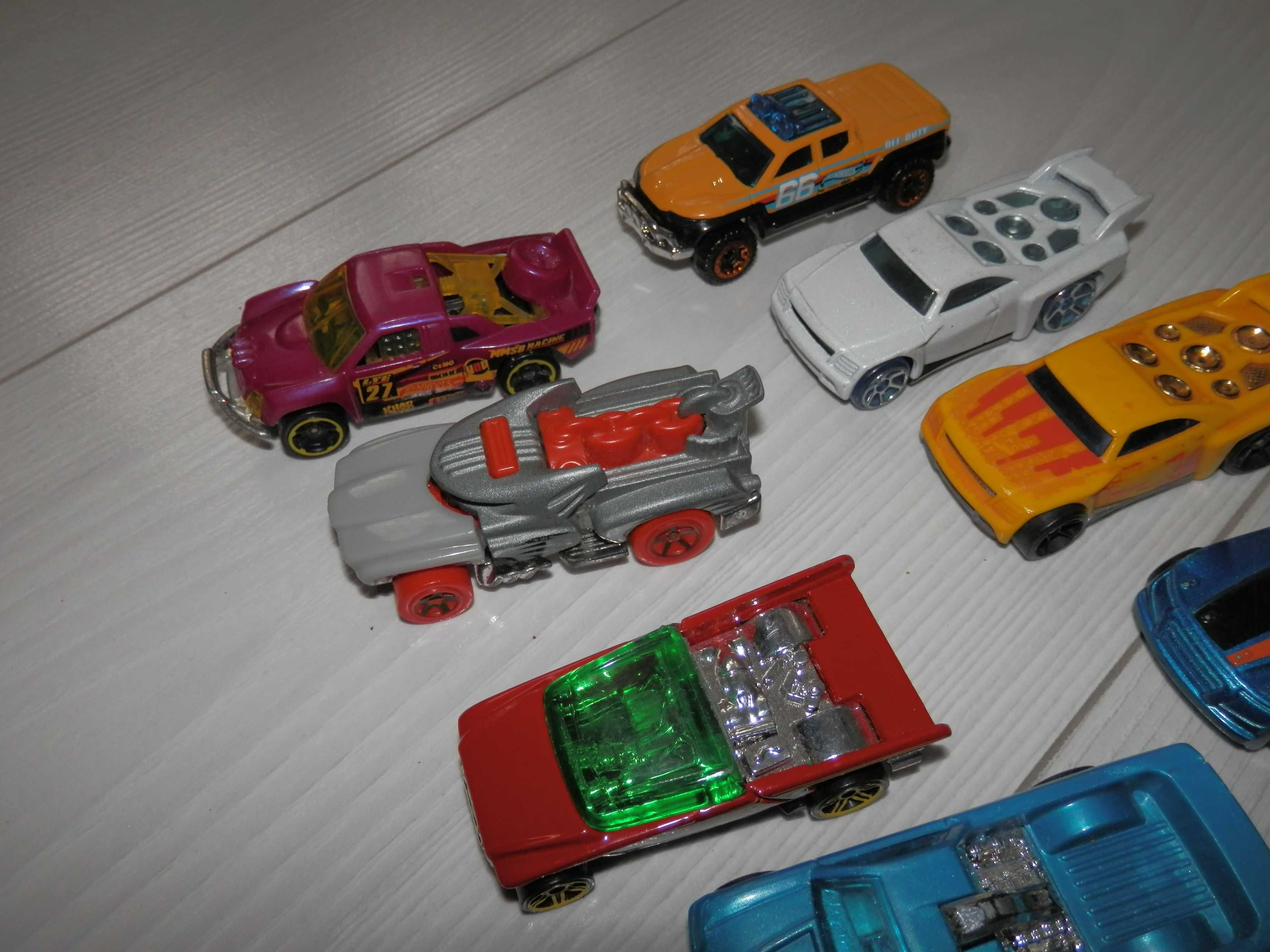 Hot Wheels zestaw autek pojazdów resoraków 10 sztuk tanio 5