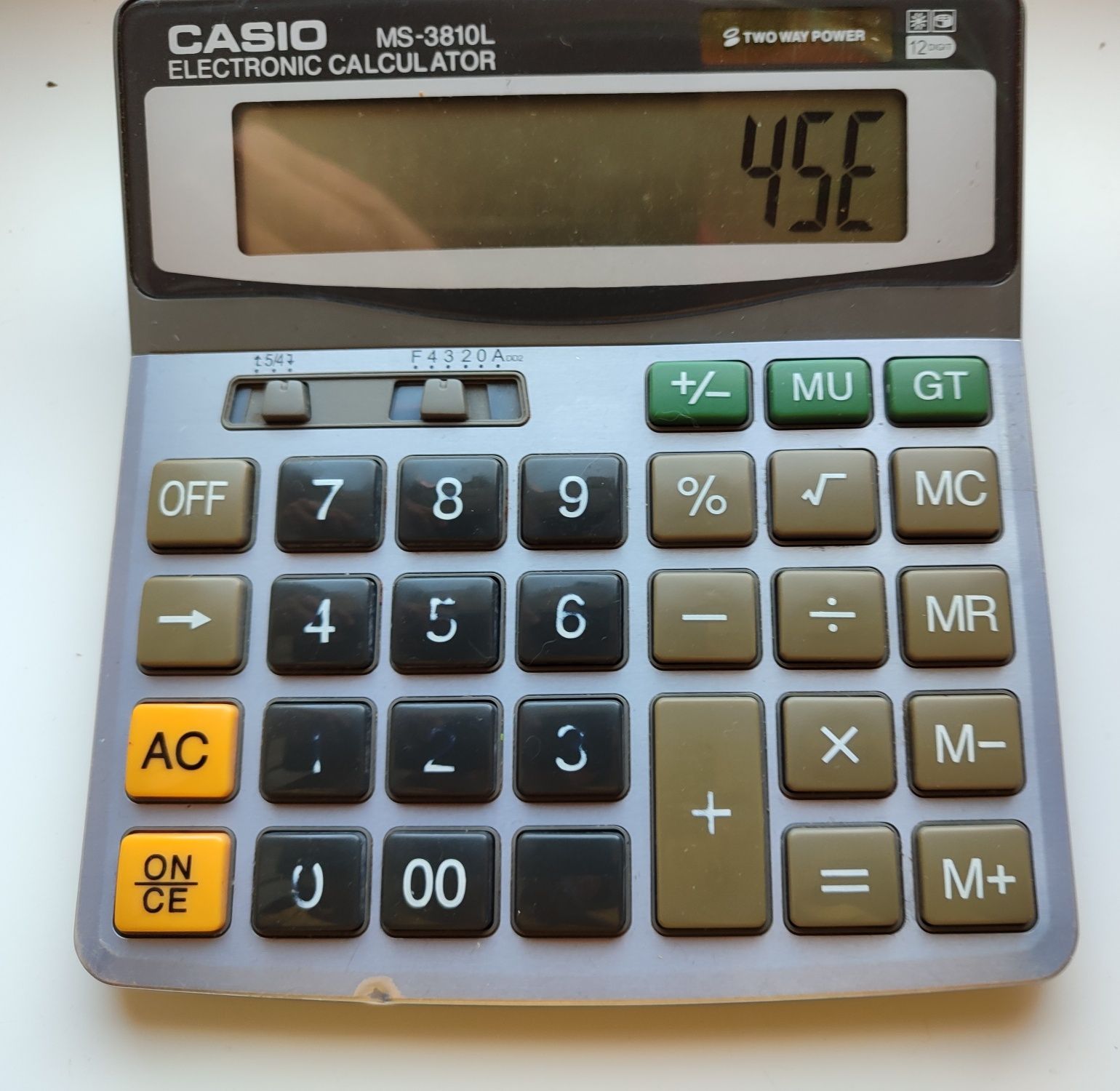 Калькулятор Casio подвійне живлення під ремонт