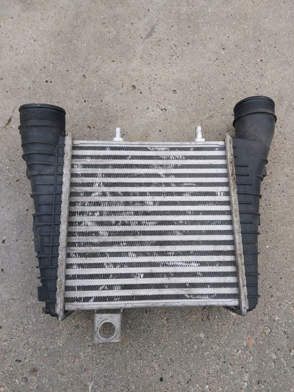 INTERCOOLER CHŁODNICA PRAWA AUDI A8 D4 4H 4.2 TDI 4H0145806H