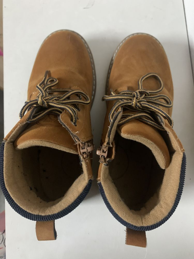 Botas de camurça tipo montanha menino camel Zippy