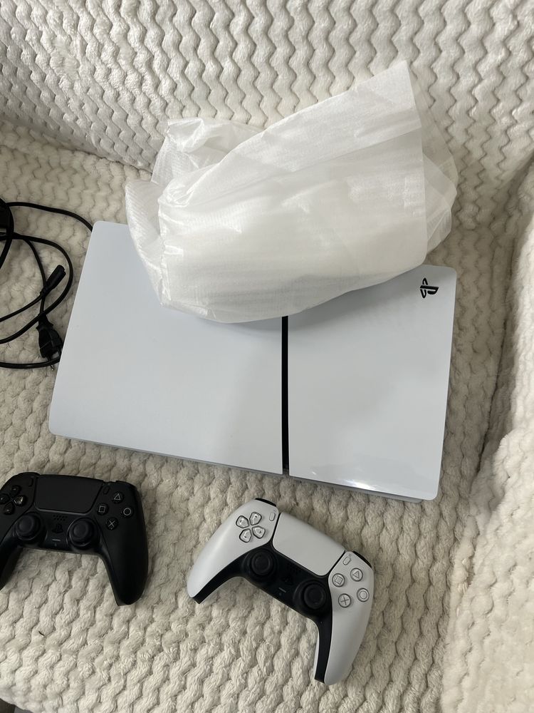 PlayStation 5 Digital Edition + 2 comandos – Impecável, com caixa