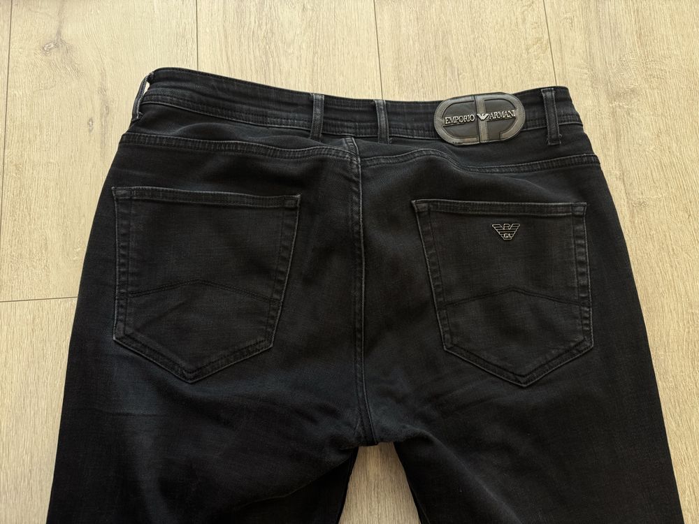 Продам джинси Emporio Armani
