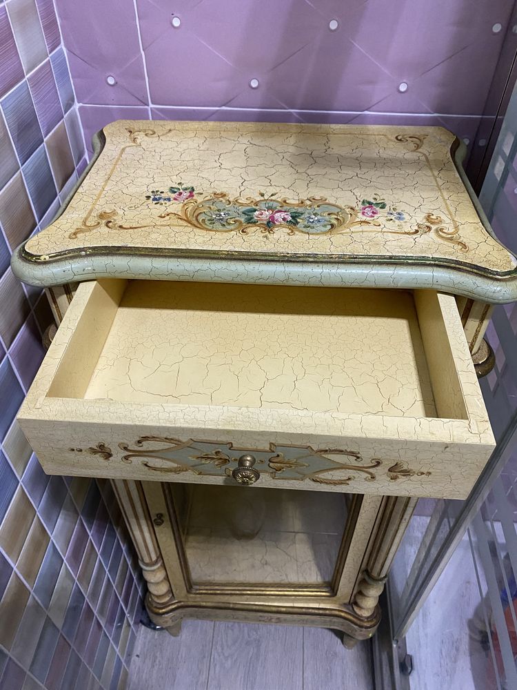 Movel vitrine pintado a mao