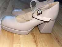 Nowe buty marki CASU