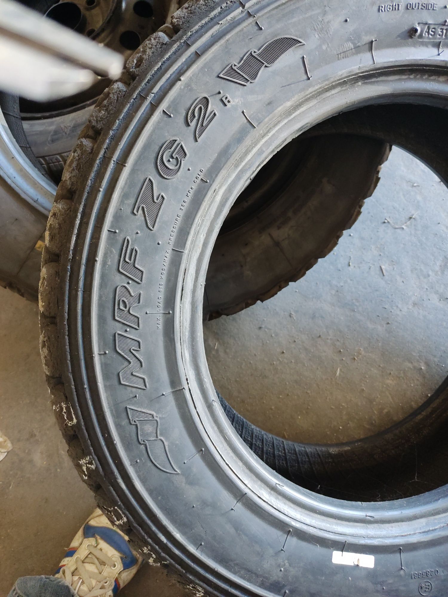 Szutrowe 205 65r15 MRF ZG2