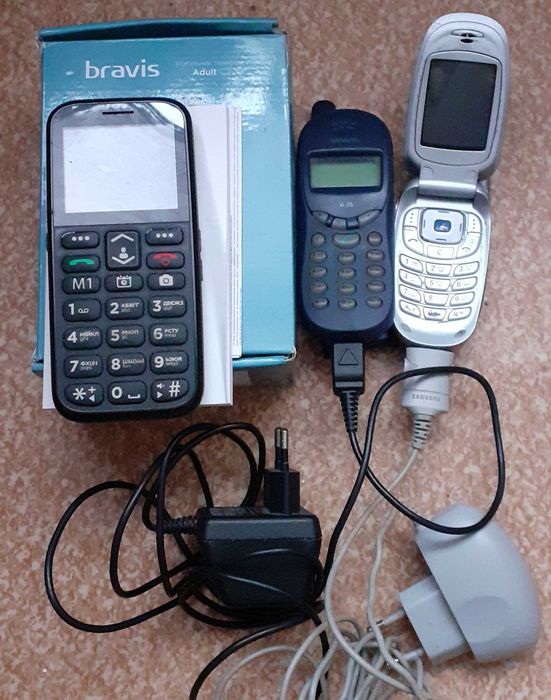 Мобильные телефоны одним лотом не рабочие