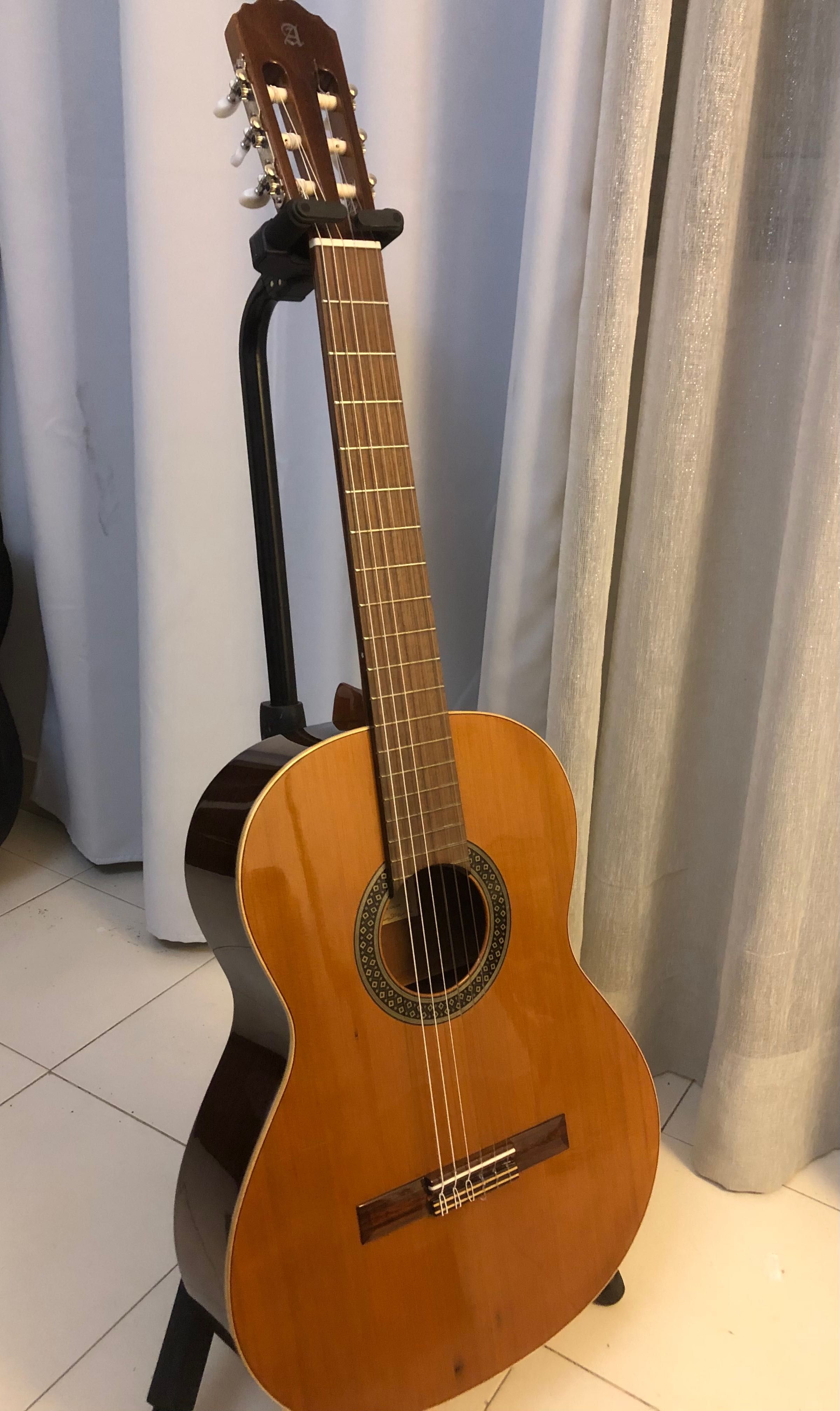 Guitarra Alhambra 1C