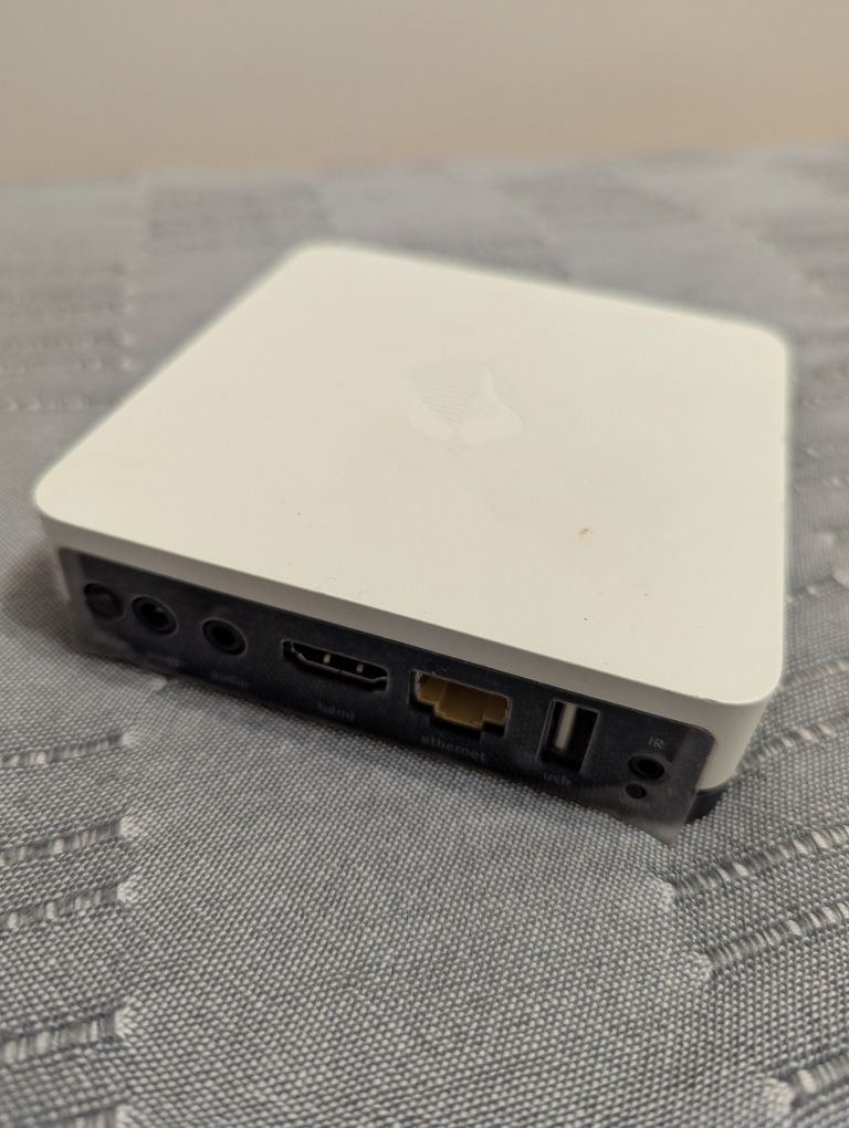Телевизионная приставка Swisscom TV-Box UHD (IP1400)